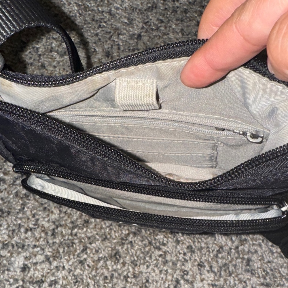 Baggallini Black Crossbody Bag - Picture 3 of 4